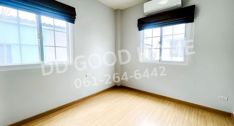 For sale 4 bedrooms townhouse in Sai Noi, Nonthaburi