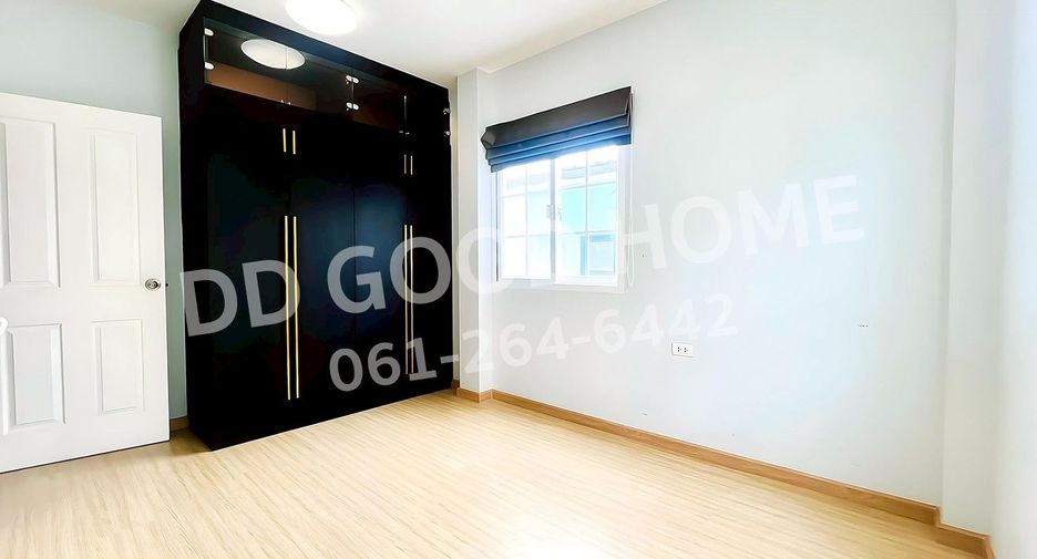 For sale 4 bedrooms townhouse in Sai Noi, Nonthaburi