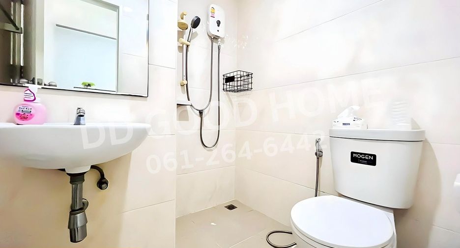For sale 4 bedrooms townhouse in Sai Noi, Nonthaburi