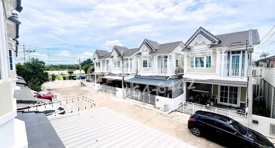 For sale 4 bedrooms townhouse in Sai Noi, Nonthaburi