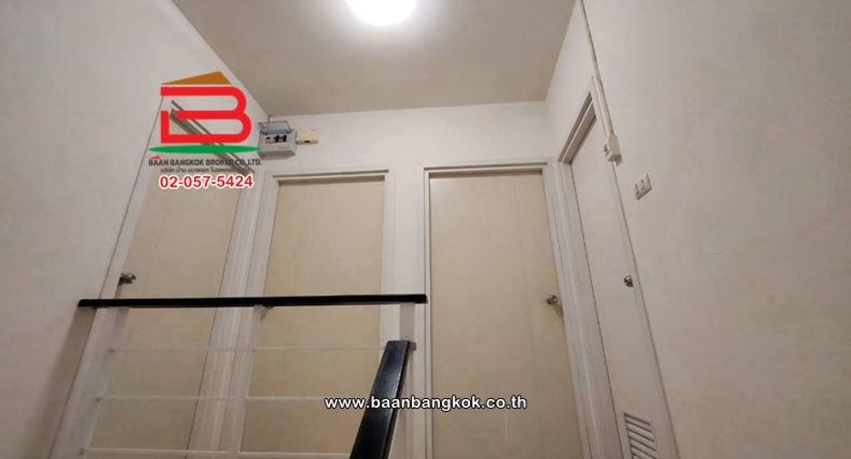Casa adosada en venta de 3 habitaciones en Mueang Pathum Thani, Pathum Thani