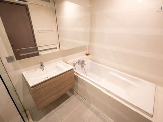 For sale 1 bed condo in Khlong Toei, Bangkok