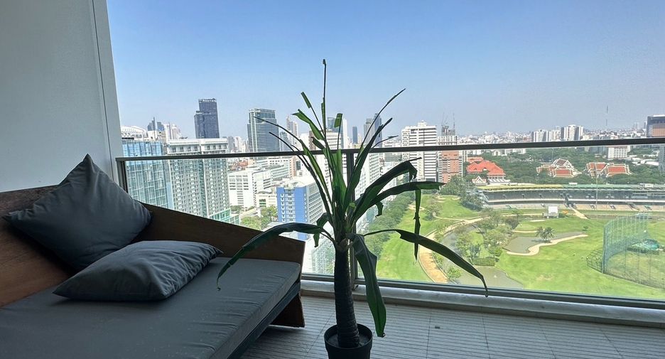 À louer 2 chambres condo à Pathum Wan, Bangkok