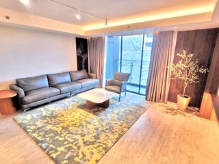 À louer 3 chambres appartement avec services à Khlong Toei, Bangkok