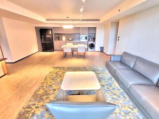 À louer 3 chambres appartement avec services à Khlong Toei, Bangkok