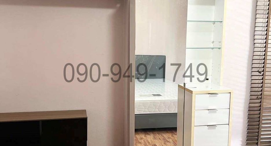 For rent 3 bedrooms townhouse in Phra Khanong, Bangkok
