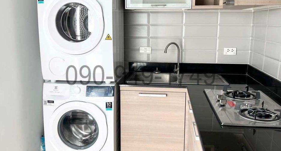 For rent 3 bedrooms townhouse in Phra Khanong, Bangkok