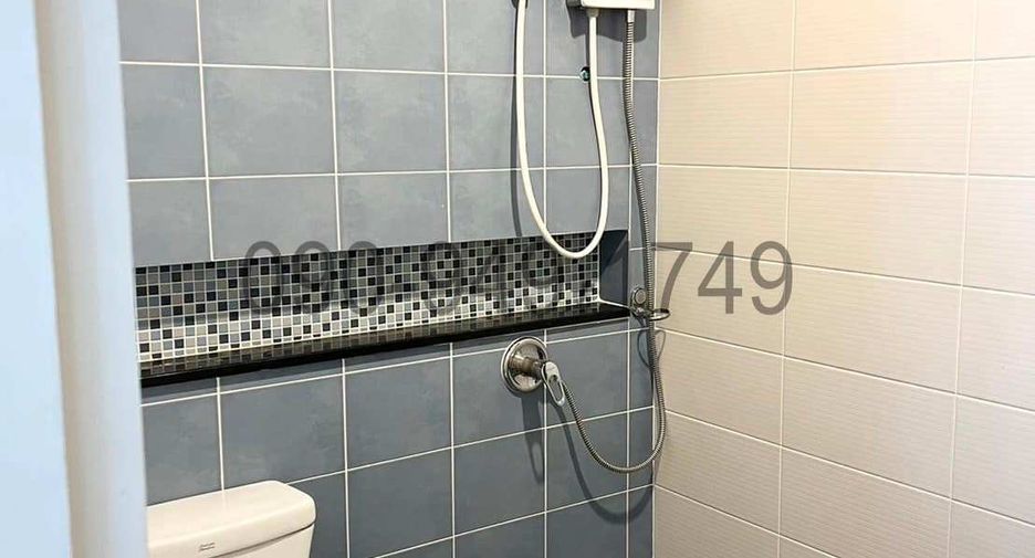 For rent 3 bedrooms townhouse in Phra Khanong, Bangkok