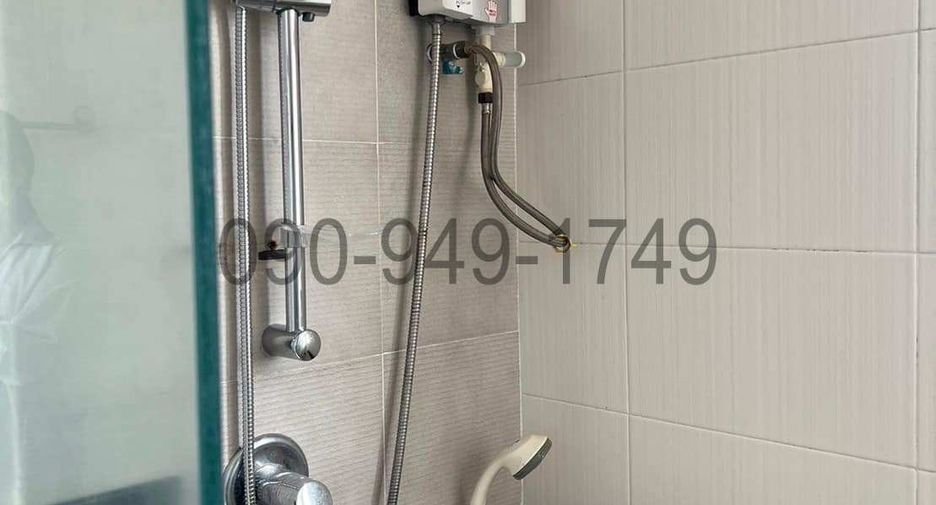 For rent 3 bedrooms townhouse in Phra Khanong, Bangkok