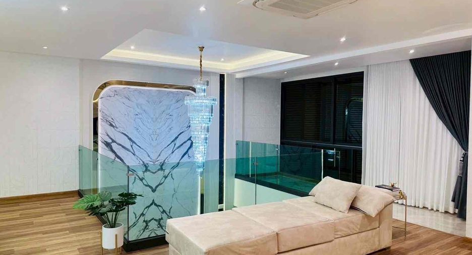 For rent and for sale 4 bedrooms villa in Bang Lamung, Chonburi