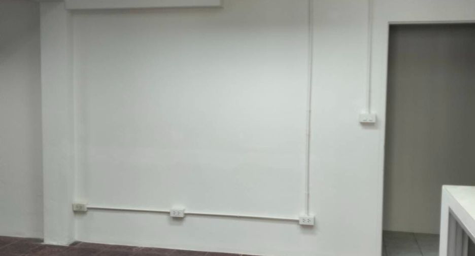 For rent 8 bedrooms office in Bang Na, Bangkok