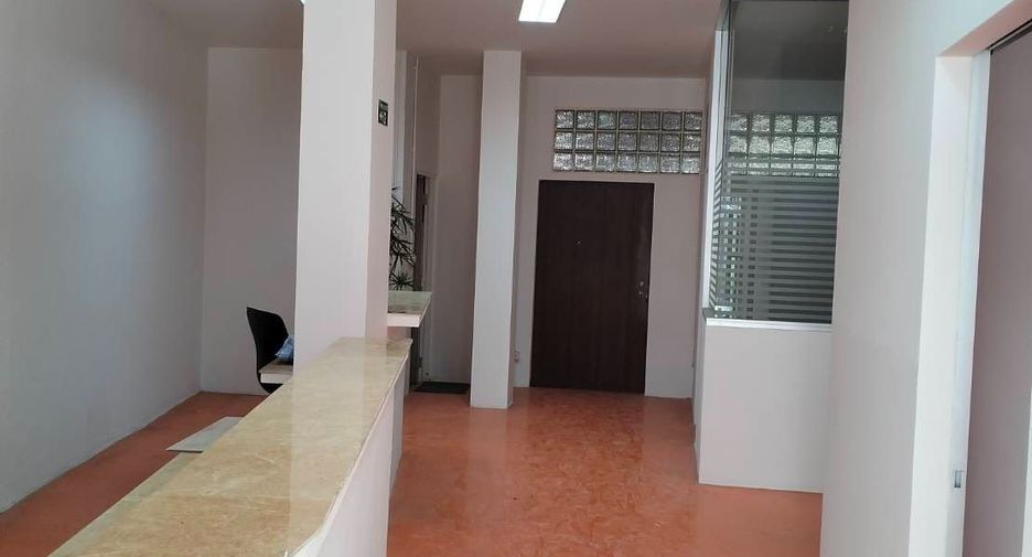 For rent 8 bedrooms office in Bang Na, Bangkok