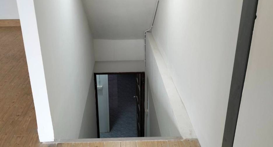 For rent 8 bedrooms office in Bang Na, Bangkok