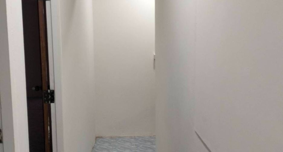 For rent 8 bedrooms office in Bang Na, Bangkok