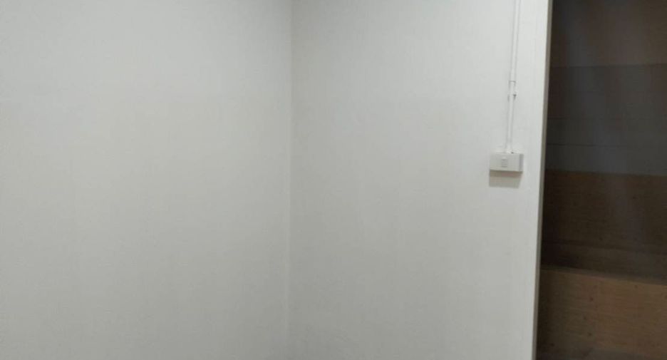 For rent 8 bedrooms office in Bang Na, Bangkok