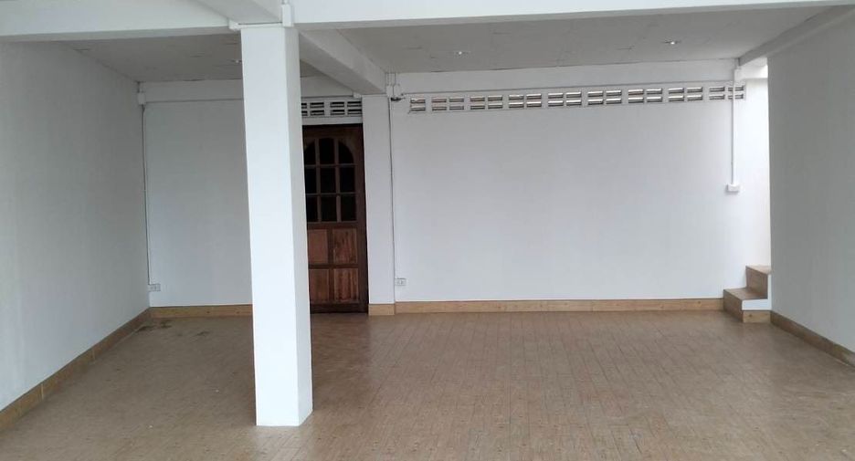 For rent 8 bedrooms office in Bang Na, Bangkok