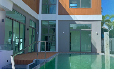 For sale 4 bedrooms villa in Mueang Phuket, Phuket