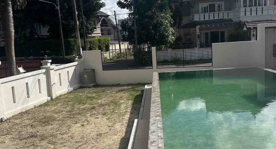 For sale 4 bedrooms villa in Mueang Phuket, Phuket