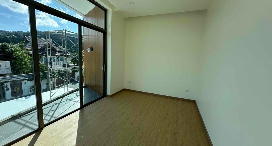 For sale 4 bedrooms villa in Mueang Phuket, Phuket