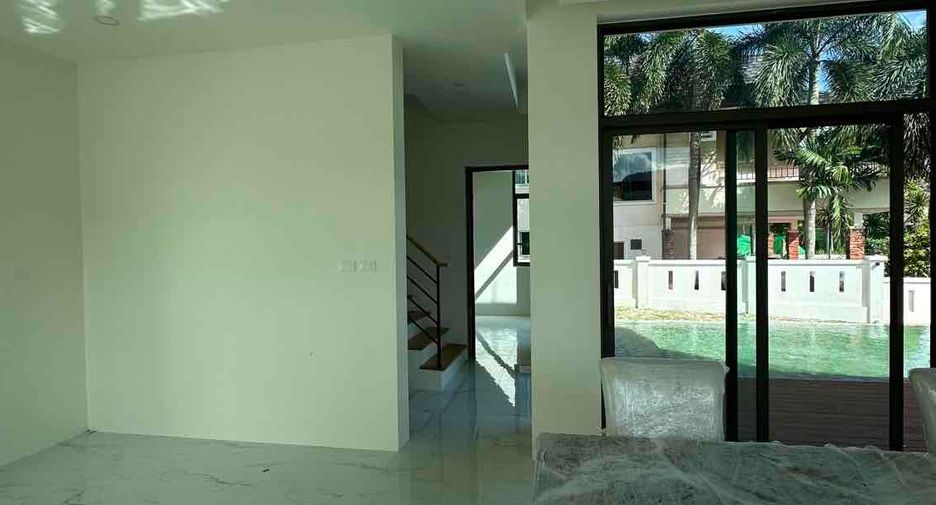 For sale 4 bedrooms villa in Mueang Phuket, Phuket