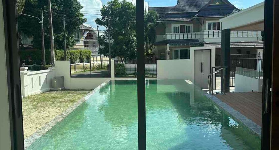 For sale 4 bedrooms villa in Mueang Phuket, Phuket