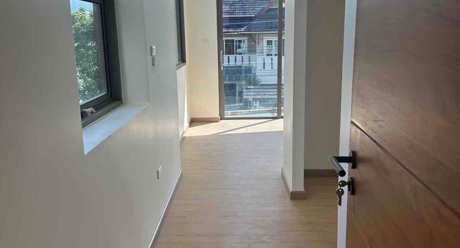 For sale 4 bedrooms villa in Mueang Phuket, Phuket