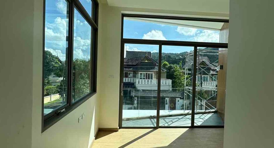 For sale 4 bedrooms villa in Mueang Phuket, Phuket