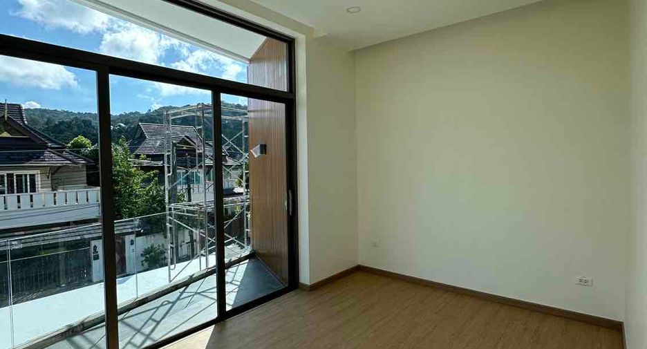 For sale 4 bedrooms villa in Mueang Phuket, Phuket