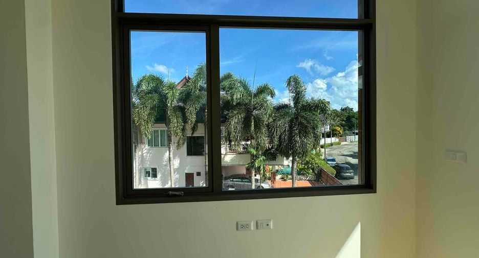 For sale 4 bedrooms villa in Mueang Phuket, Phuket