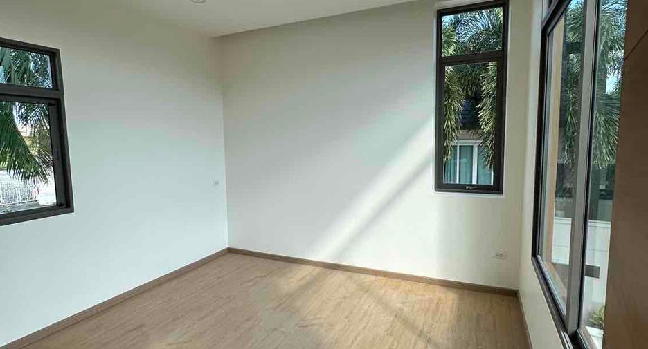 For sale 4 bedrooms villa in Mueang Phuket, Phuket
