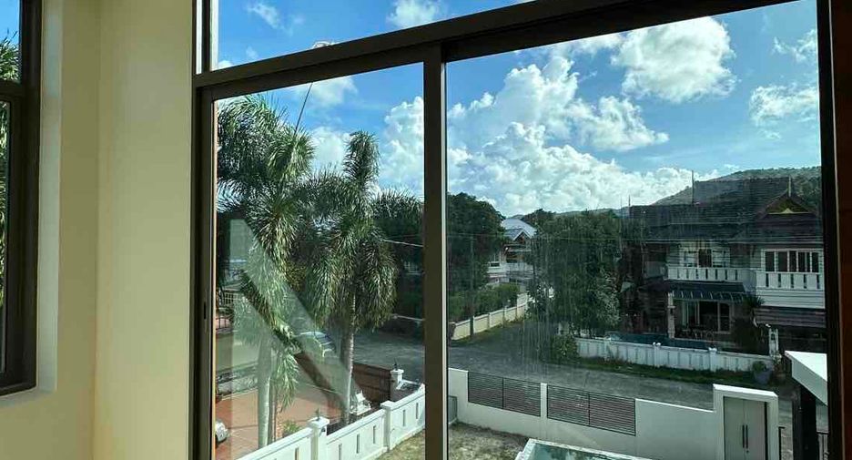 For sale 4 bedrooms villa in Mueang Phuket, Phuket