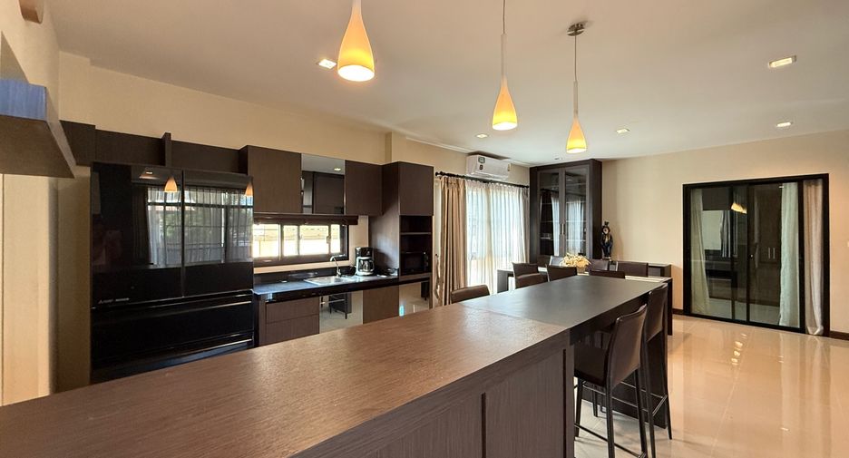 For rent and for sale 5 bedrooms house in Saraphi, Chiang Mai