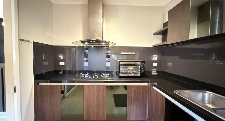 For rent and for sale 5 bedrooms house in Saraphi, Chiang Mai