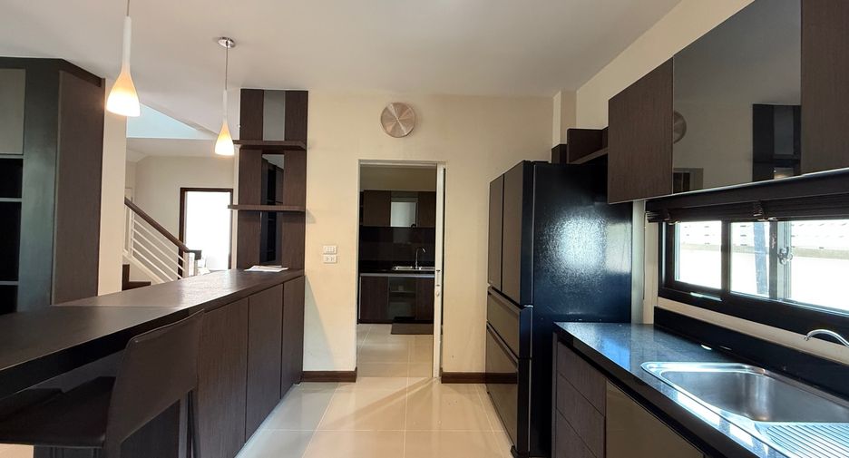 For rent and for sale 5 bedrooms house in Saraphi, Chiang Mai