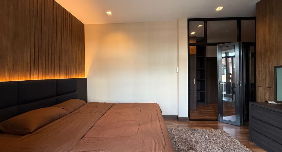 For rent and for sale 5 bedrooms house in Saraphi, Chiang Mai