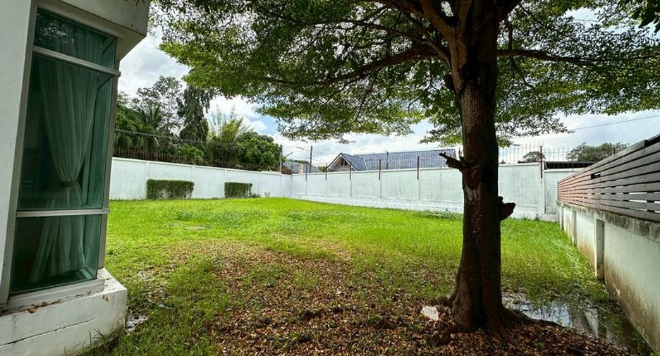 For rent 2 bedrooms house in Si Racha, Chonburi