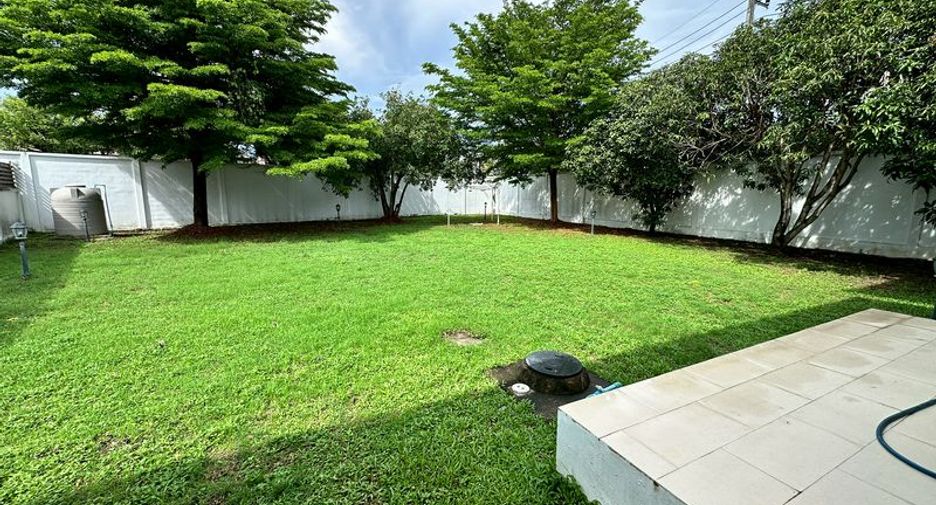 For rent 2 bedrooms house in Si Racha, Chonburi
