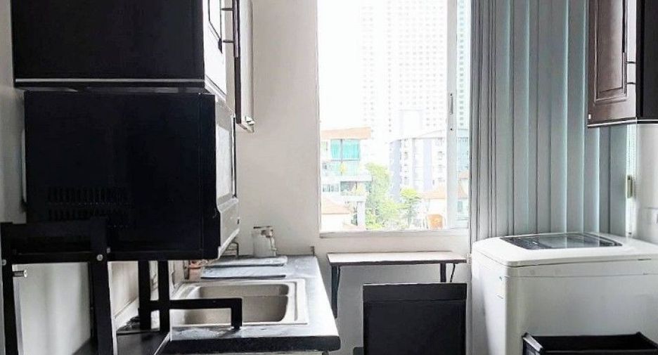 For sale 1 bed condo in Huai Khwang, Bangkok