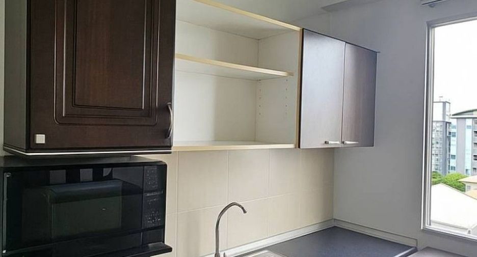 For sale 1 bed condo in Huai Khwang, Bangkok