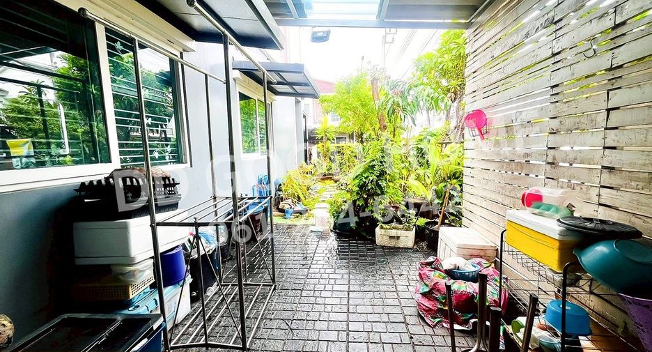 Reihenhaus zur Miete und zum Kauf mit 3 Zimmer in Bang Bua Thong, Nonthaburi