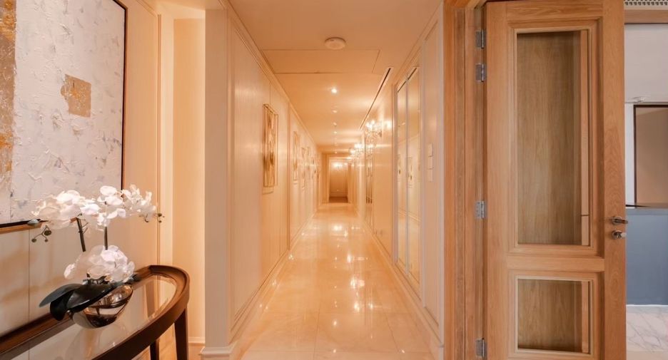 For sale 3 bedrooms condo in Pathum Wan, Bangkok