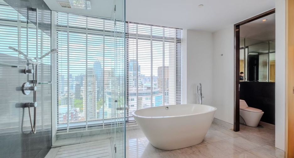 For sale 3 bedrooms condo in Pathum Wan, Bangkok