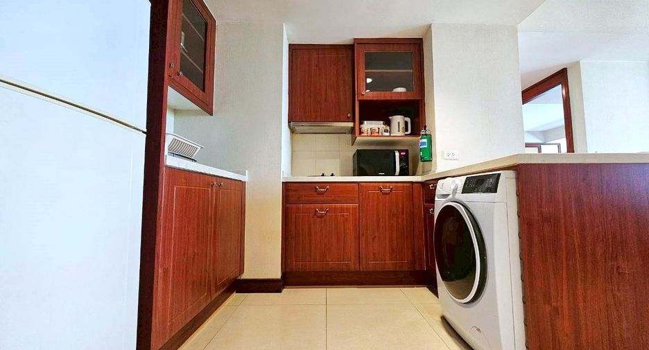 Apartamento con servicios en alquiler de 1 habitaciones en Khlong Toei, Bangkok