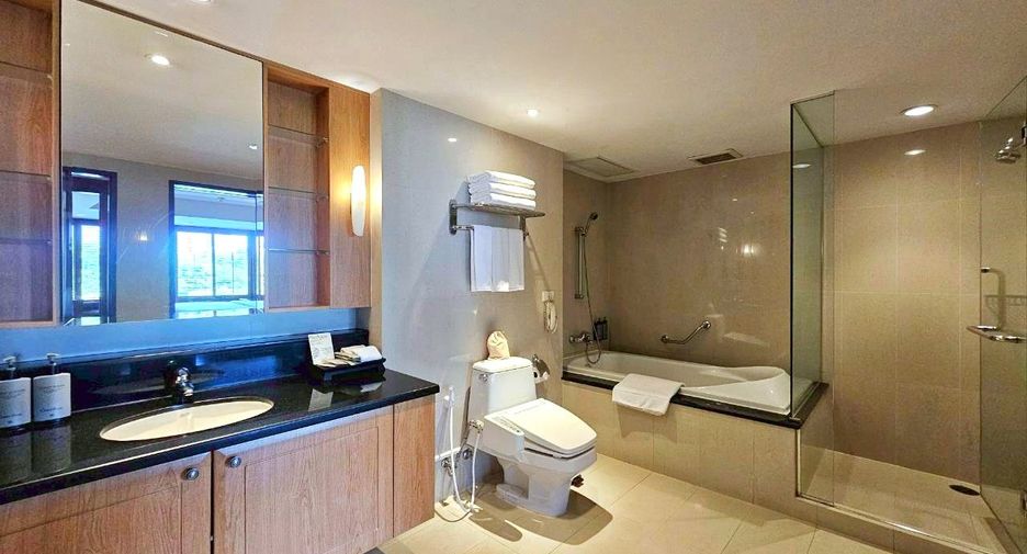 Apartamento con servicios en alquiler de 1 habitaciones en Khlong Toei, Bangkok