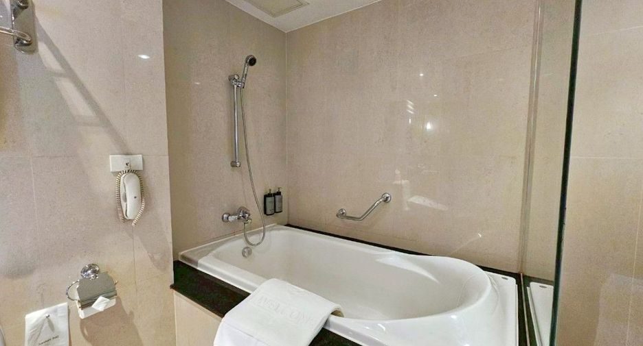 Apartamento con servicios en alquiler de 1 habitaciones en Khlong Toei, Bangkok