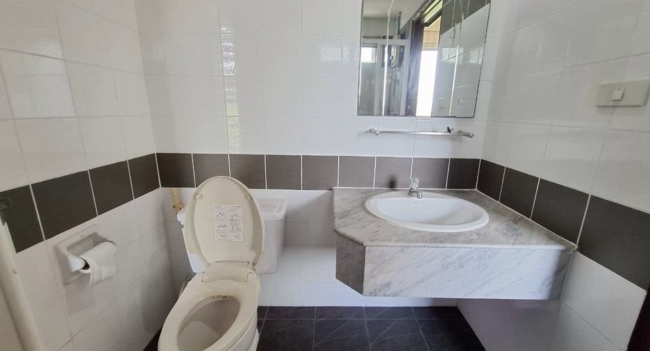 For sale 2 bedrooms condo in Si Racha, Chonburi