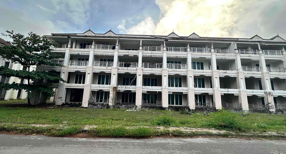 For sale 112 bedrooms retail Space in Thalang, Phuket