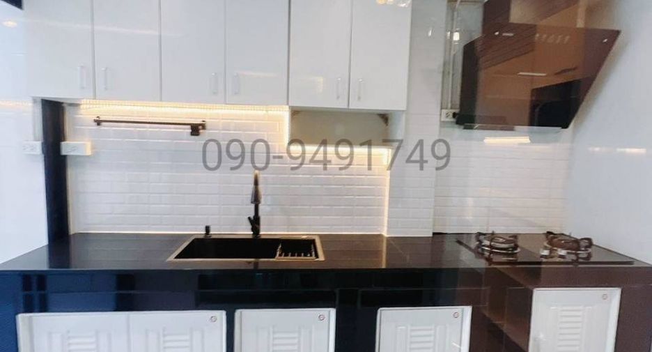 For rent 3 bedrooms townhouse in Mueang Pathum Thani, Pathum Thani