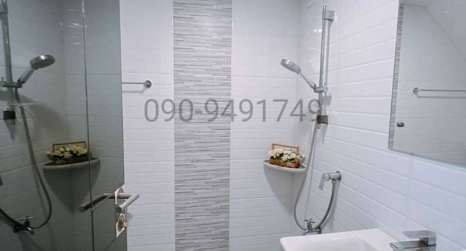 For rent 3 bedrooms townhouse in Mueang Pathum Thani, Pathum Thani