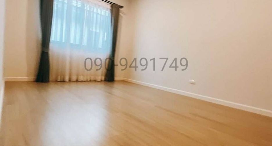 For rent 3 bedrooms townhouse in Mueang Pathum Thani, Pathum Thani